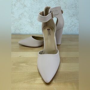 IDIFU Nude Nubuck Ankle Strap Block Heel Pumps Women Size 9 NWT